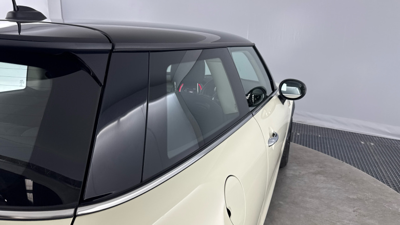 MINI Hatchback 1.5 Cooper Classic II 3dr Petrol Hatchback